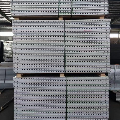 铝合金氧化，槽式多孔自锁式桥架