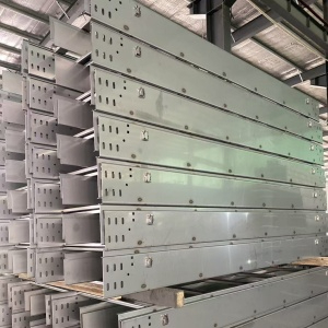 梯式加隔板桥架（不锈钢）带锁扣